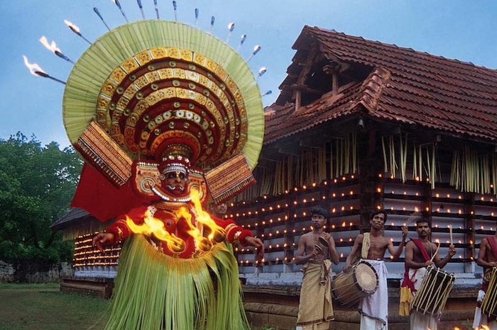 Theyyam in Kerala. Image source: cherarocks.com Theyyam in Kerala. Image source: cherarocks.com