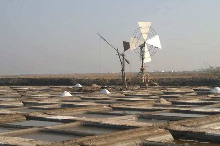 Windmill Operated Tube Well. Image source: creativityatgrassroots.wordpress.com Windmill Operated Tube Well. Image source: creativityatgrassroots.wordpress.com